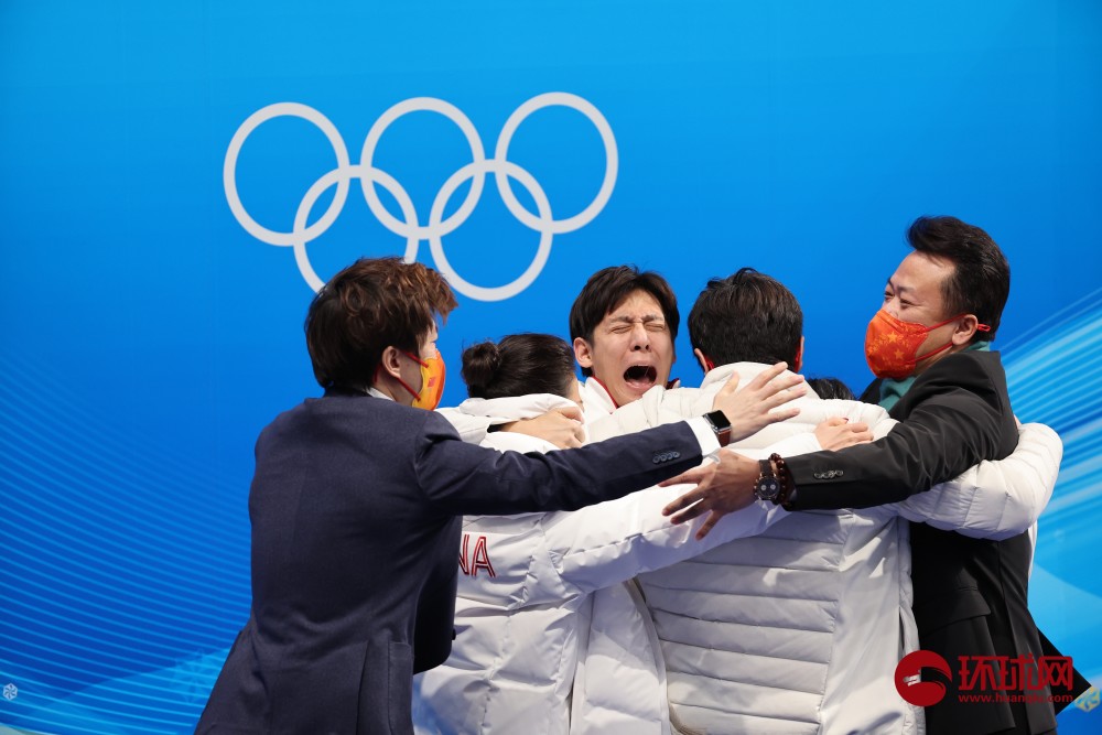 重返赛场首场状态出色，日本队观众沸腾！，哈兰德重返赛场全场沸腾不已的简单介绍