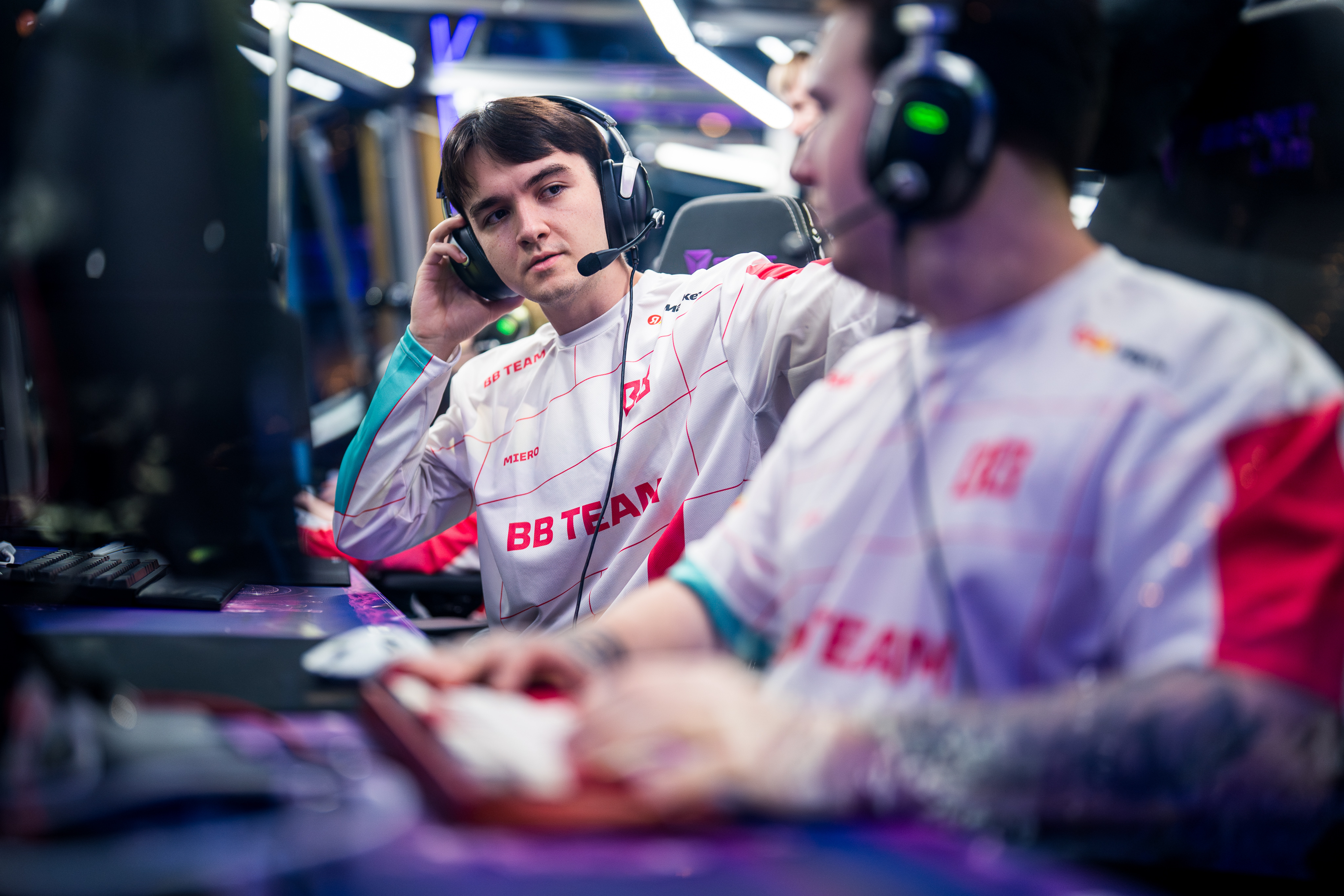 风云突变！比利亚雷亚尔清晨造点机会，亚冠版图或变，球迷炸锅，团队化学反应显著的简单介绍