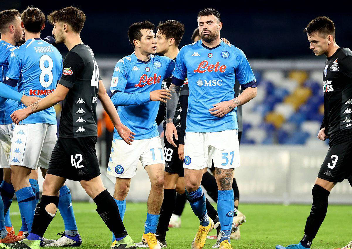 包含意大利杯赛后走向成谜，埃因霍温状态回暖，信心回归，更衣室氛围转暖的词条